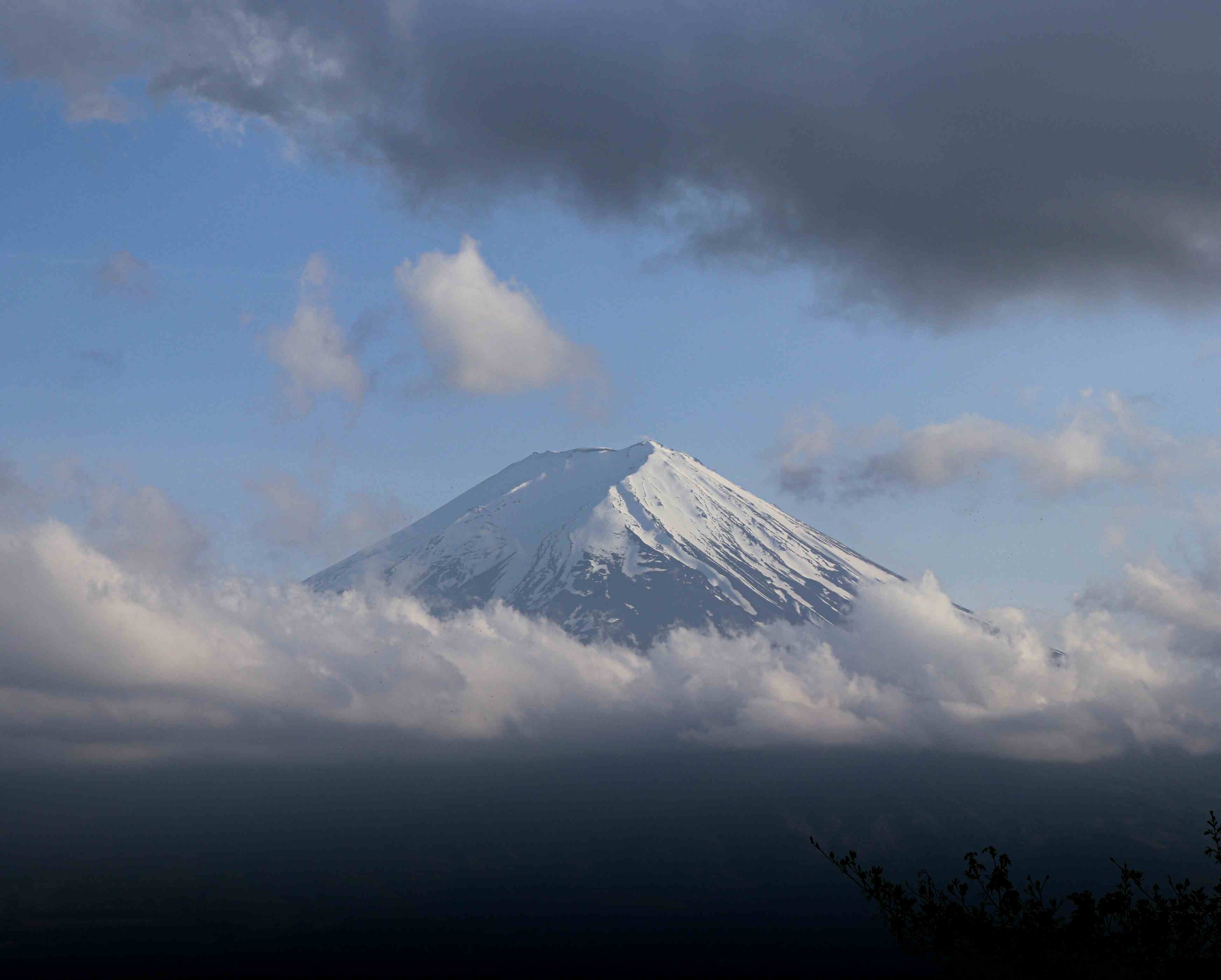 Cloud Crown Fuji